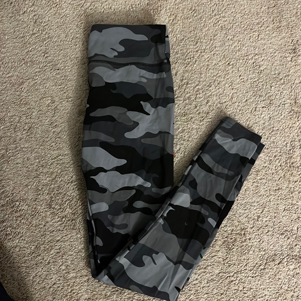 Camo while fable leggings